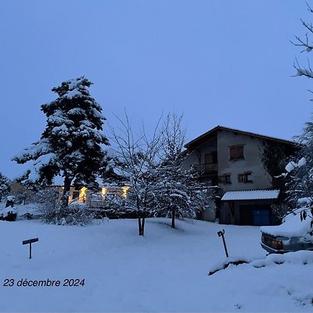 Appartement Dans Maison Brie-et-Angonnes ภายนอก รูปภาพ