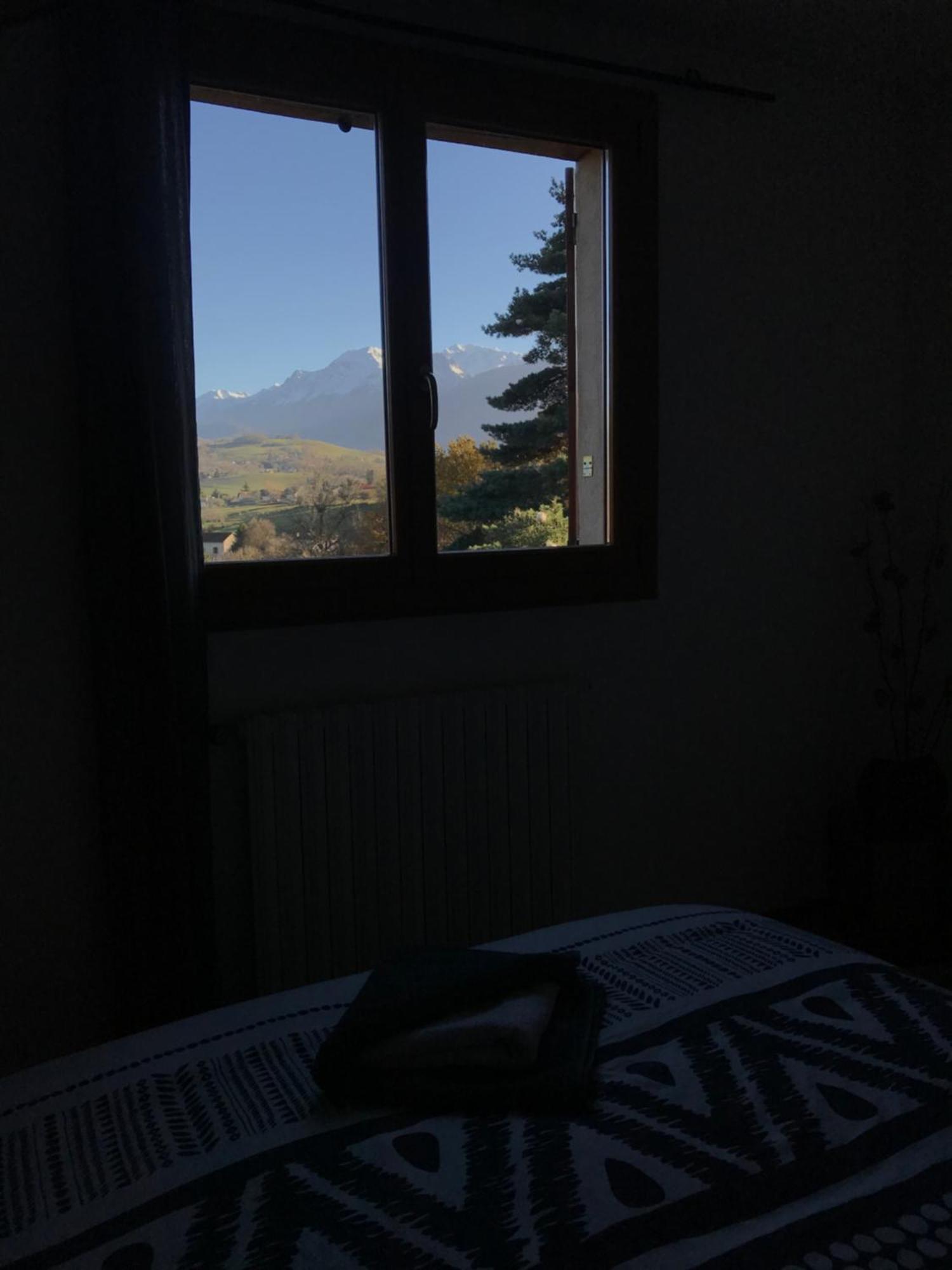 Appartement Dans Maison Brie-et-Angonnes ภายนอก รูปภาพ