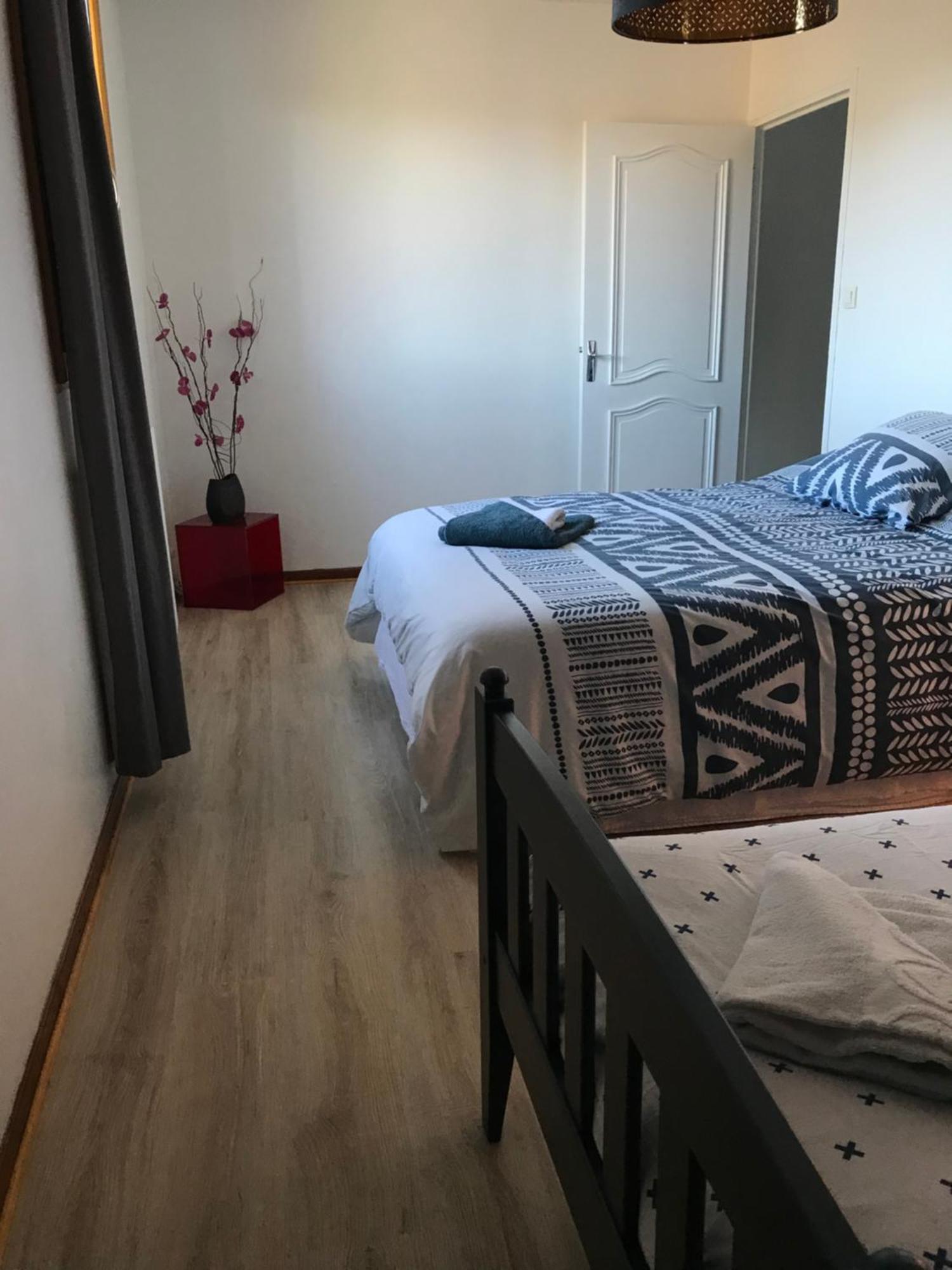 Appartement Dans Maison Brie-et-Angonnes ภายนอก รูปภาพ