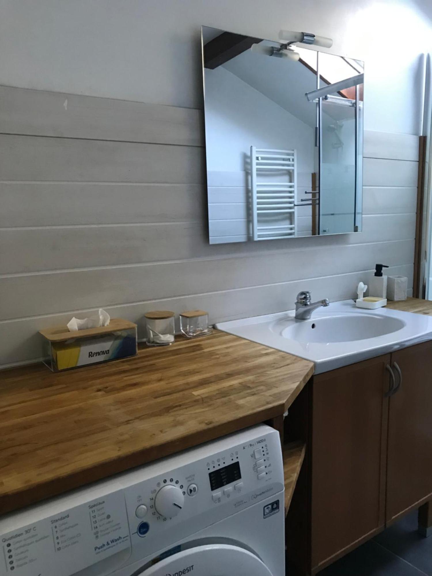 Appartement Dans Maison Brie-et-Angonnes ภายนอก รูปภาพ
